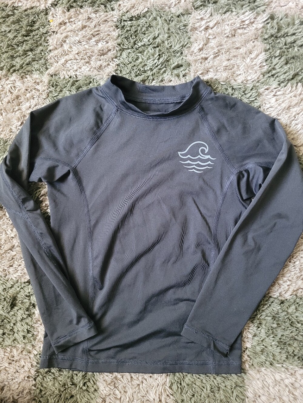 art class Boy's Charcoal Long-Sleeve Swim Rash Guard with Wave Logo
